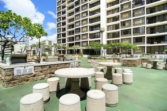 Waikiki Banyan Condo Located One Block From Waikiki Beach! Condo Honolulu