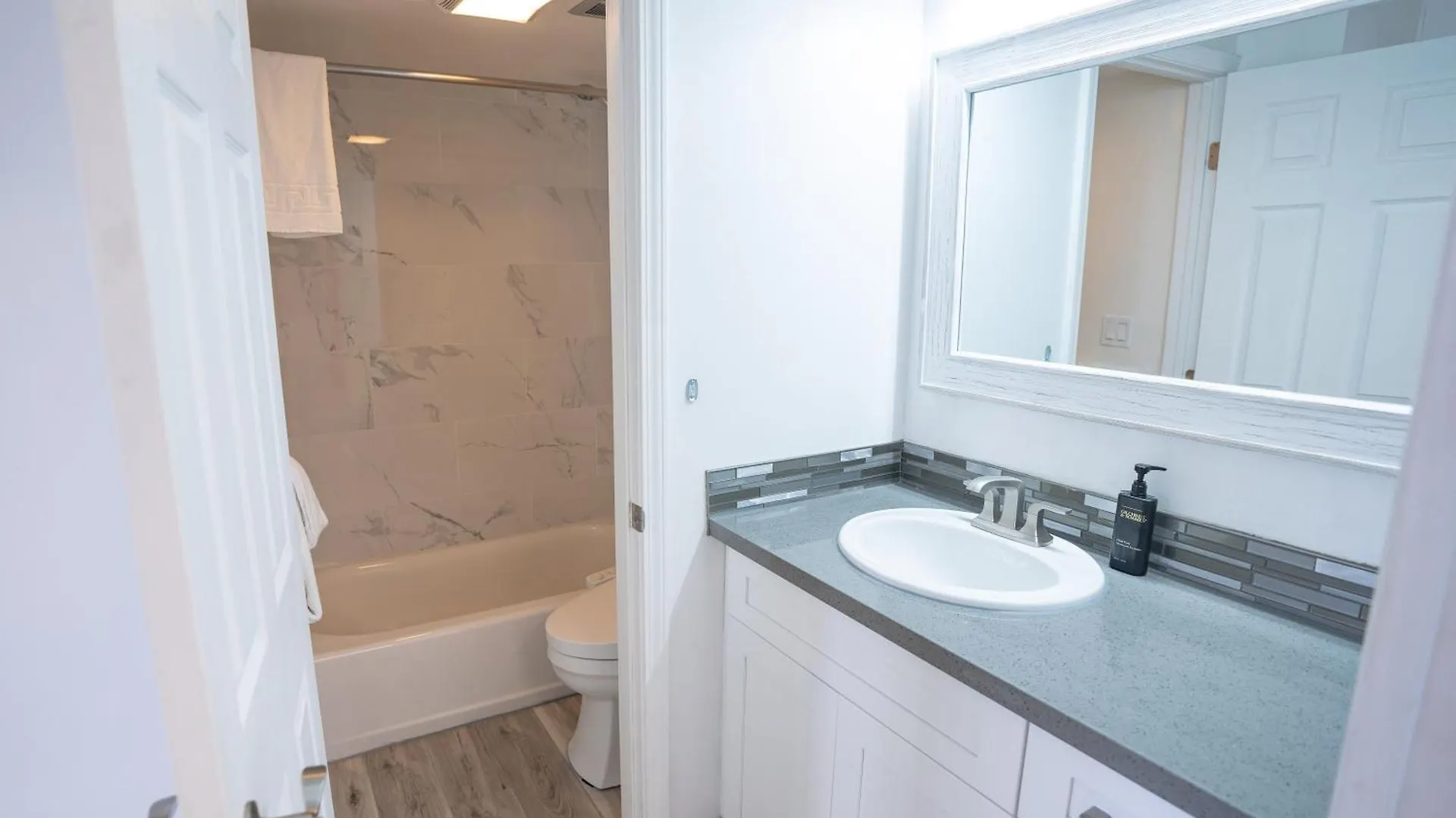 Lägenhet Waikiki Banyan Condo Located One Block From Waikiki Beach! Condo Honolulu