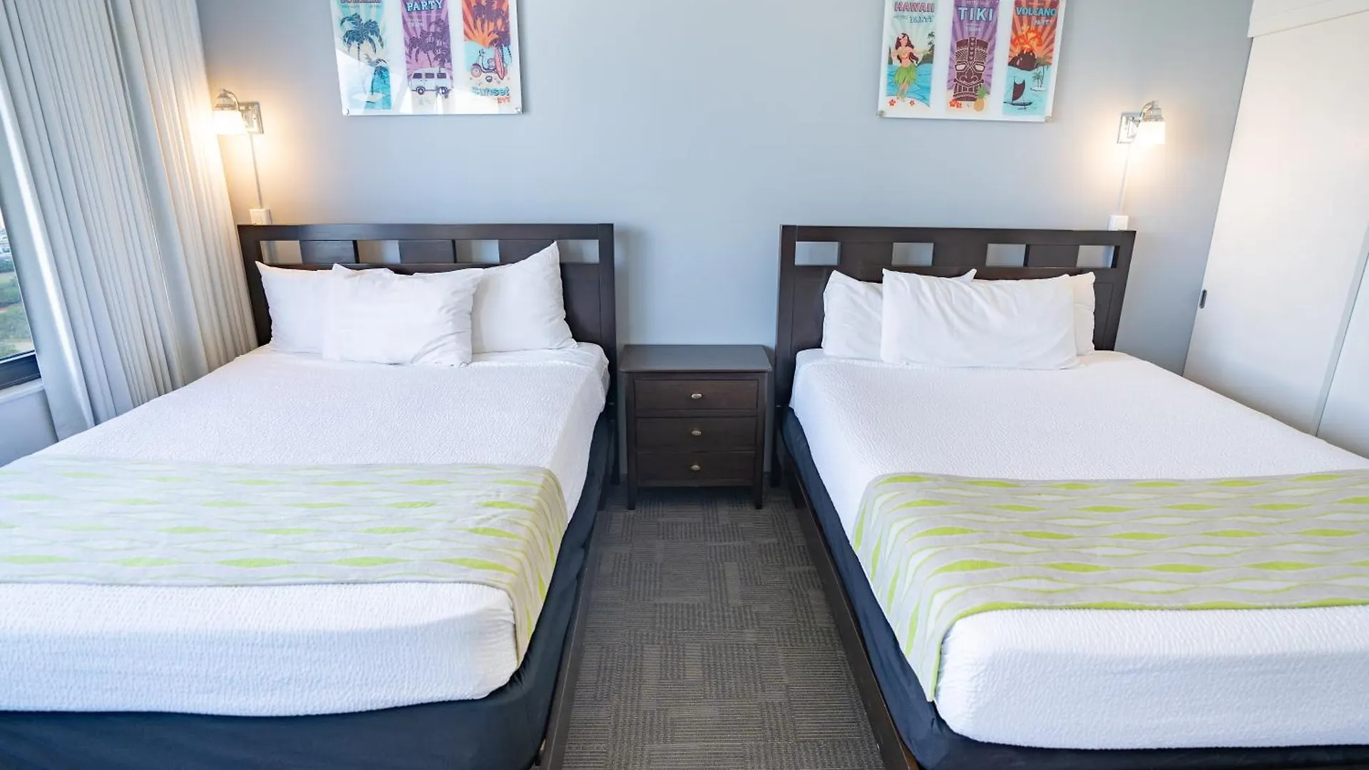 Waikiki Banyan Condo Located One Block From Waikiki Beach! Condo Honolulu USA
