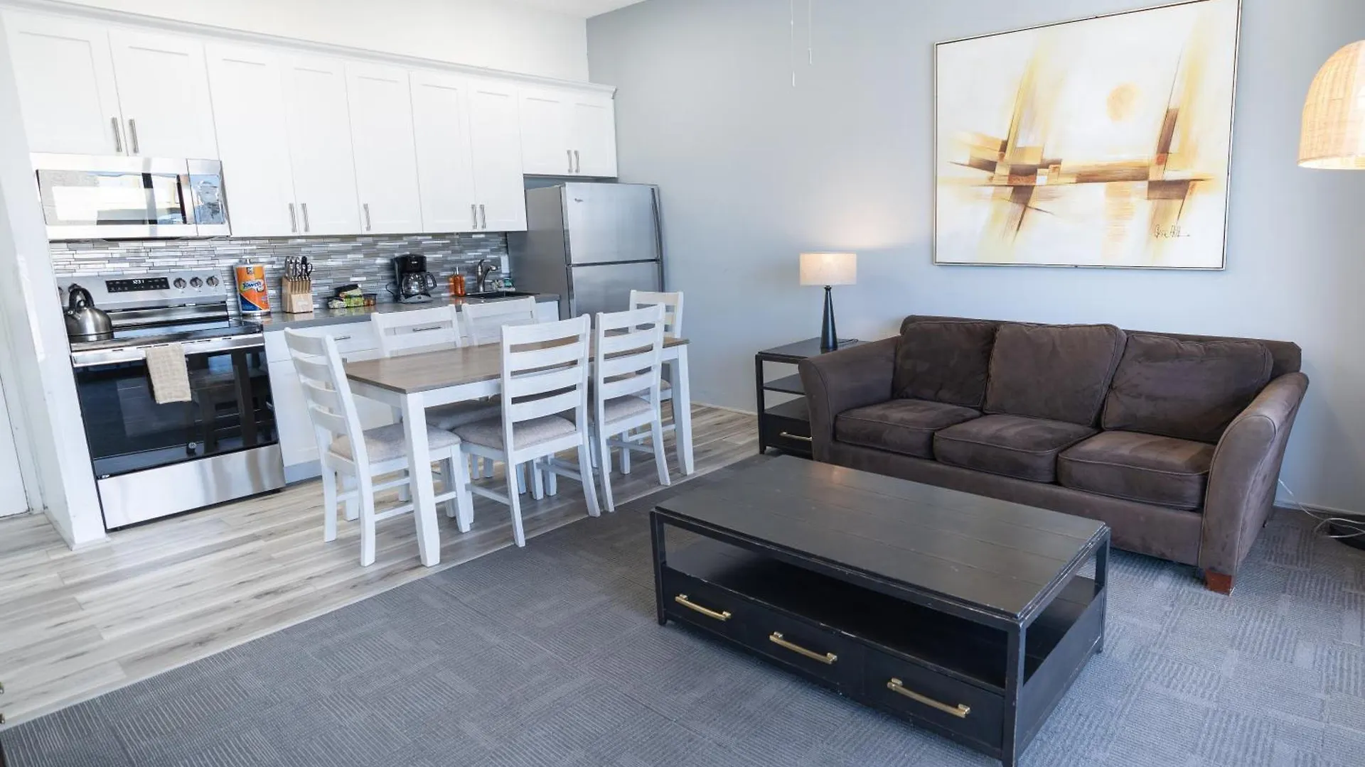 Waikiki Banyan Condo Located One Block From Waikiki Beach! Condo Honolulu