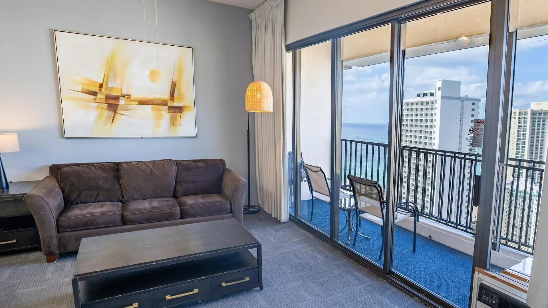 Waikiki Banyan Condo Located One Block From Waikiki Beach! Condo Honolulu Lägenhet